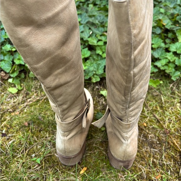 Vintage tall leather fashion boots light beige round toe side zip boots 8 - Picture 9 of 12